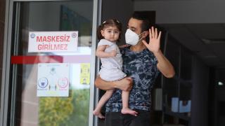 Aynı yaştaki adaşının kalbi nakledilen İzmirli Asel taburcu edildi