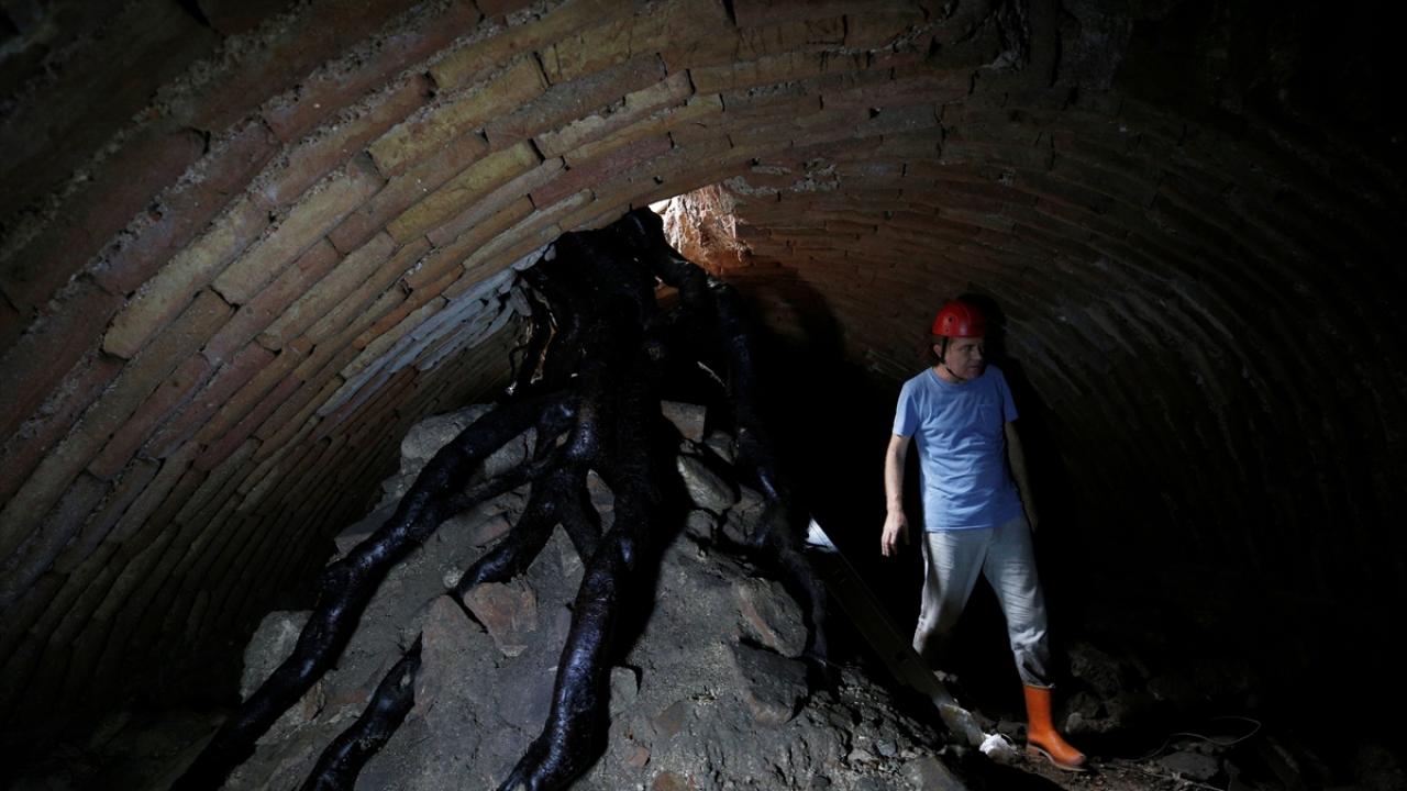 "Tünellerin Kız Kulesi, Adalar gibi yerlere uzandığı iddiaları şehir efsanesi"