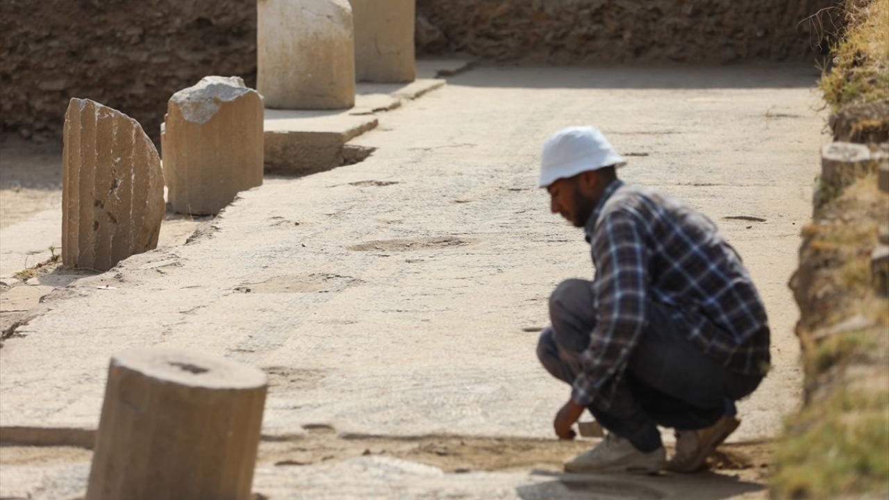 "Bu alan aslında kare planlı bir kent meydanı"