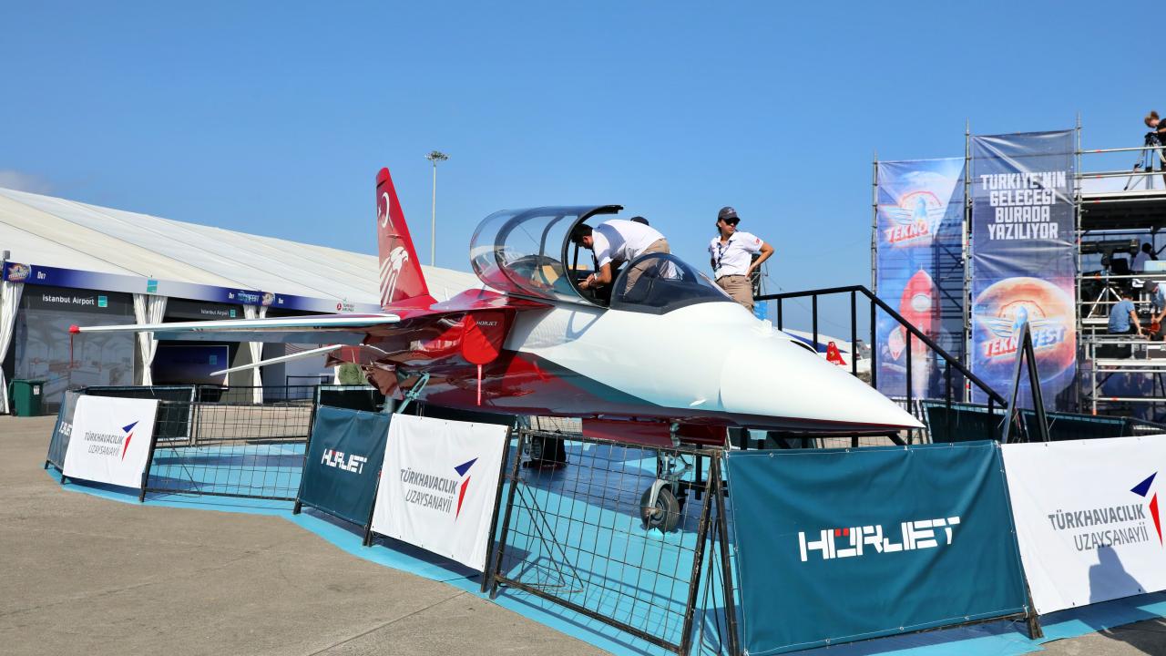 Festivalde yerli ürünler sergileniyor