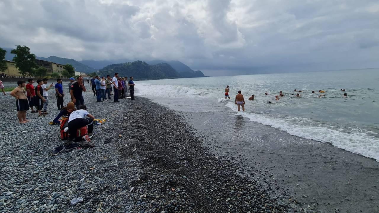 Artvin'de denize giren kişi boğuldu