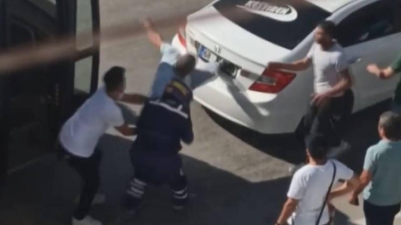 Aksaray’da şoförlerin yol verme tartışması sopalı kavgaya dönüştü