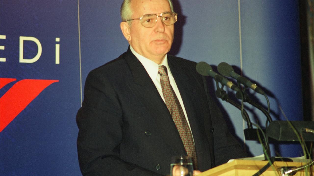 Gorbaçov, 26 Nisan 1995`te İstanbul`da. (Arşiv)