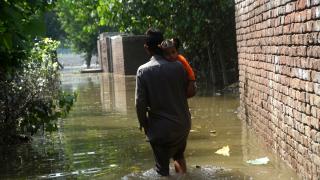 Pakistan'da şiddetli selden sonra salgın alarmı