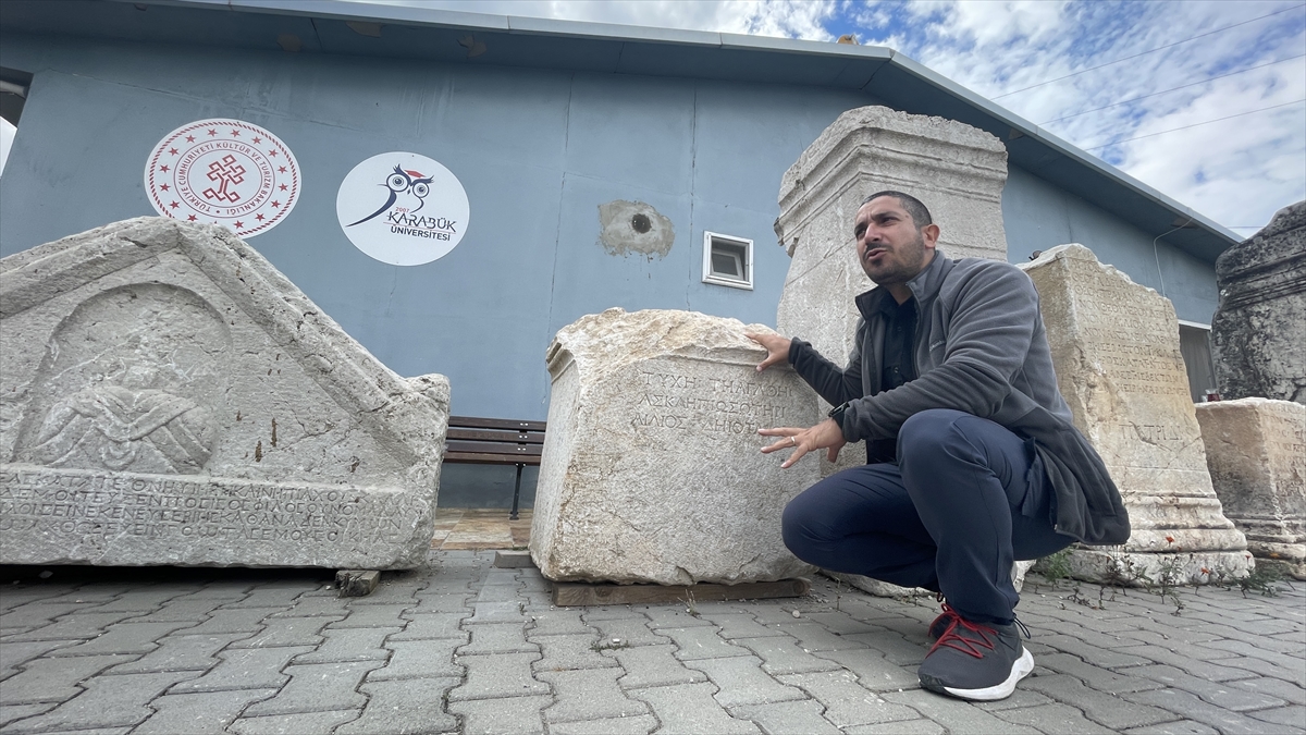 "Asklepios antik dönemde sağlık tanrısıdır"