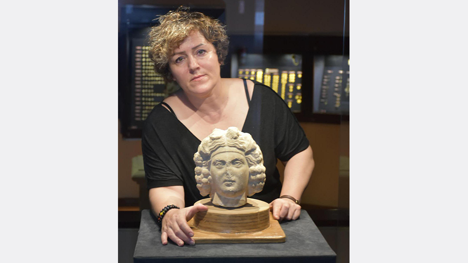 "Her ikisi de mermer malzemeden yapılmış"