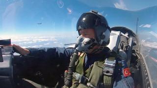 Bakan Akar Çanakkale Şehitler Abidesi'ni selamladı