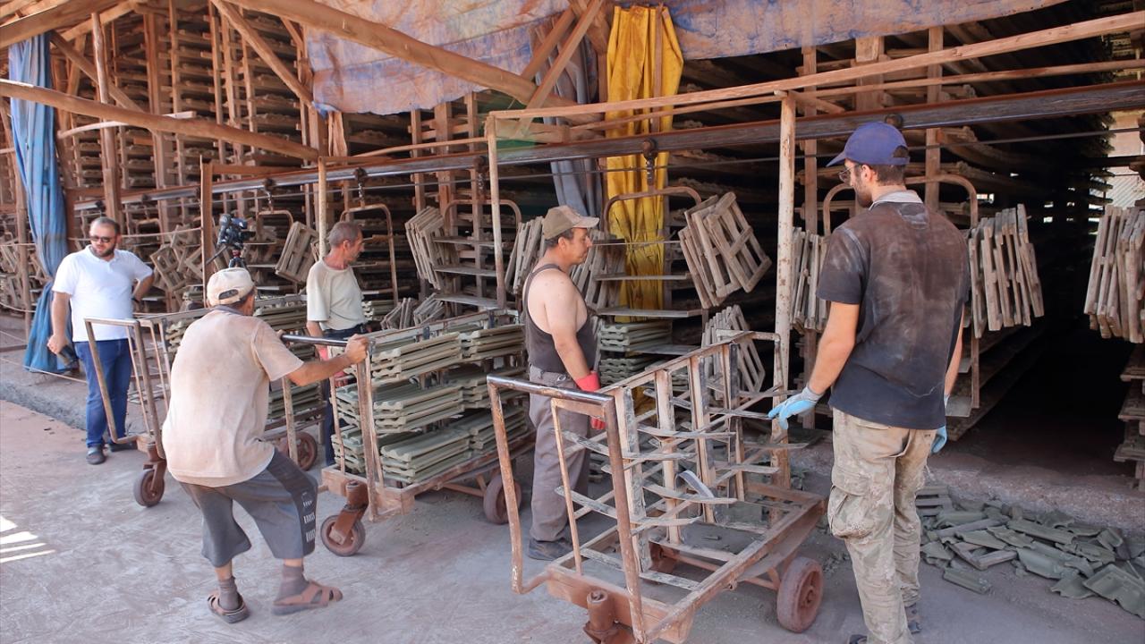 Çorum`daki kiremit ve tuğla fabrikalarında 3 bin kişiye istihdam sağlanıyor