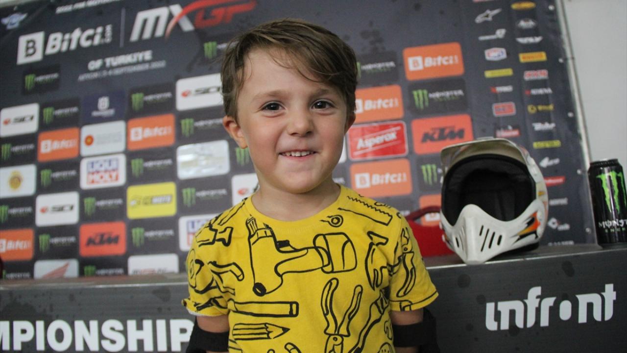 "Büyüyünce motokors yarışlarına katılmak ve şampiyon olmak istiyorum"