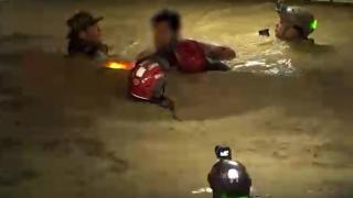 Sel sonrası otoparkta mahsur kalanlar canını zor kurtardı