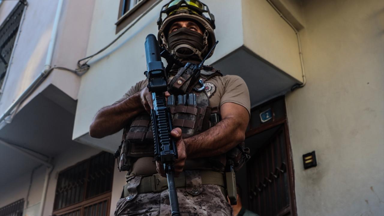 Nevşehir`de 75, Mersin`de 60 gözaltı