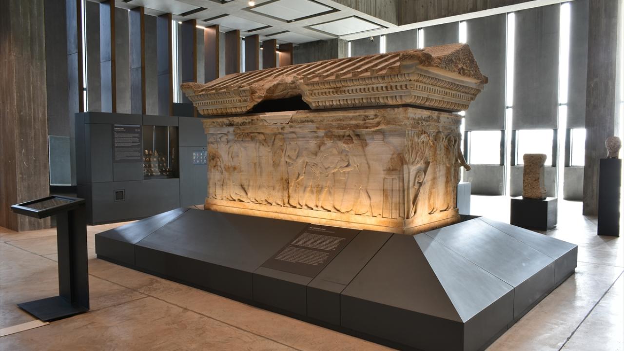 Görülmesi gereken 12 lahit