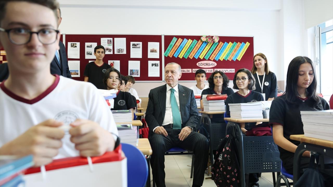 "Güçlü bir gelecek için geçmişinizi iyi öğrenmeli, iyi tanımalısınız"