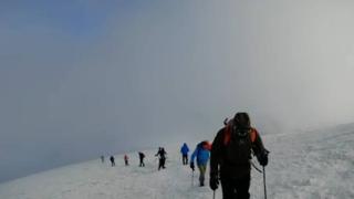 Ağrı Dağı'nın zirvesinde Kraliçe Elizabeth'i andılar