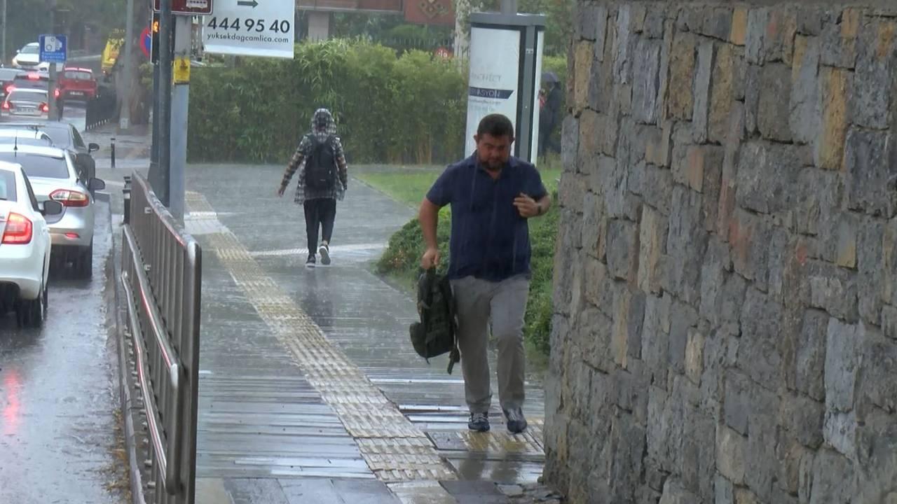 Sokakta Kalmış Ve Aç Bir Türk E Yardım Eder Misin?