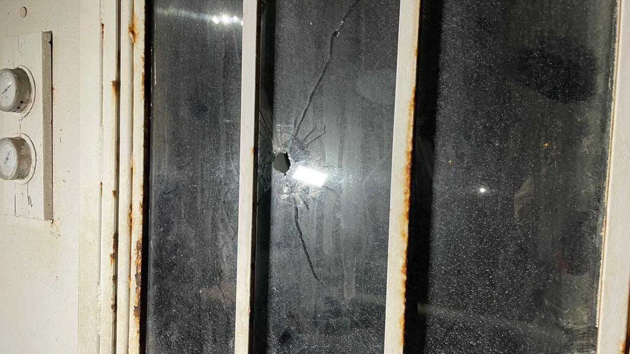 Kurşun kaptan köşküne isabet etti