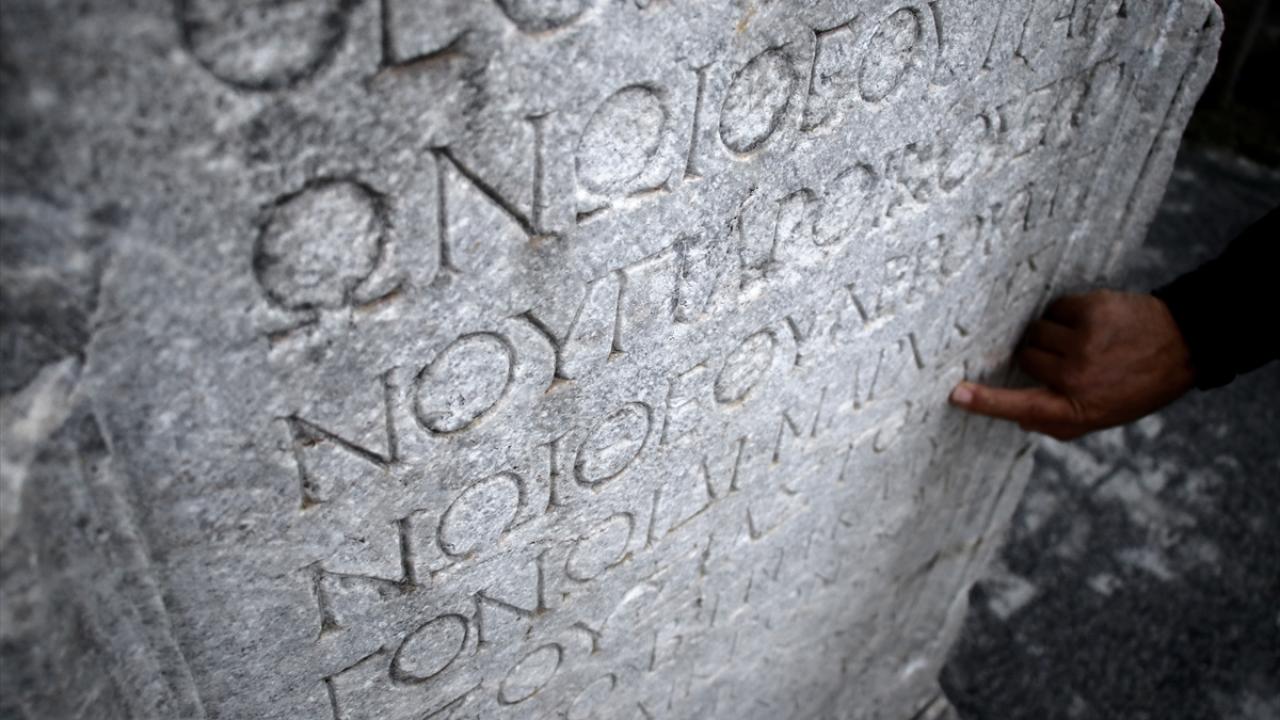 Ulaşılan 500`ün üzerinde taş eser koruma altında