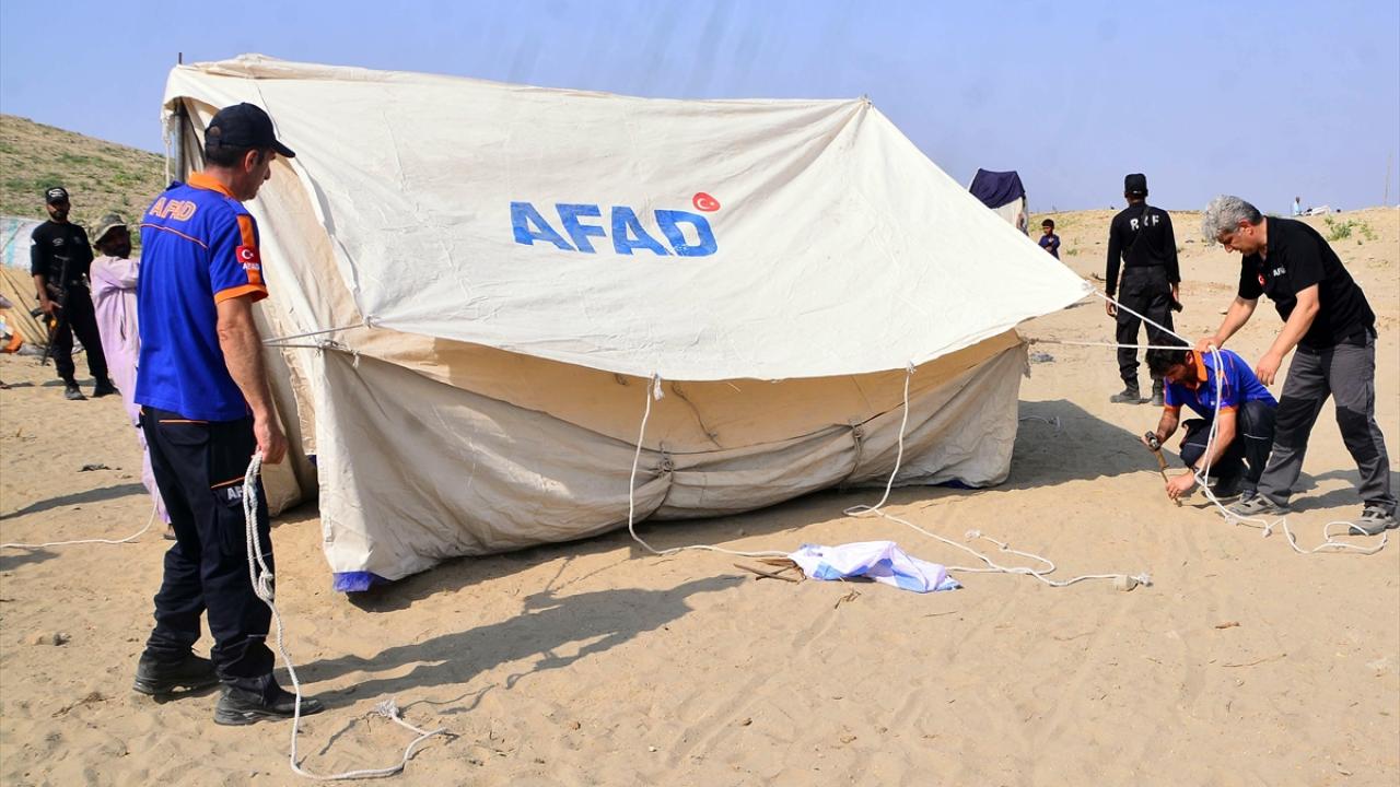 AFAD`dan yeni doğan bebeğin ailesine çadır