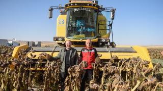 Bakan Varank: Türkiye’nin ilk yerli ve milli hibrit ayçiçeği tohumunu ürettik