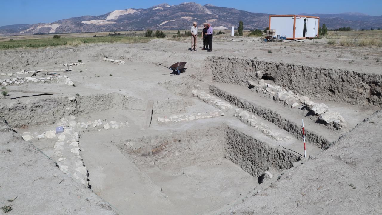 Prof. Dr. Umurtak: Hacılar Büyük Höyük'te tapınak, saray ortaya çıkacağını düşünüyoruz