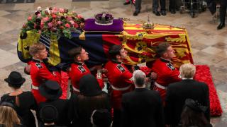 İngiltere Kraliçe'ye veda ediyor