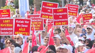 İstanbul'da LGBT'ye karşı 'Büyük Aile Buluşması': 150 STK mitinge destek verdi