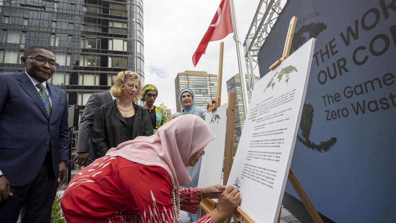 "Kullan-at yerine, önle-azalt, yeniden kullan, dönüştür"