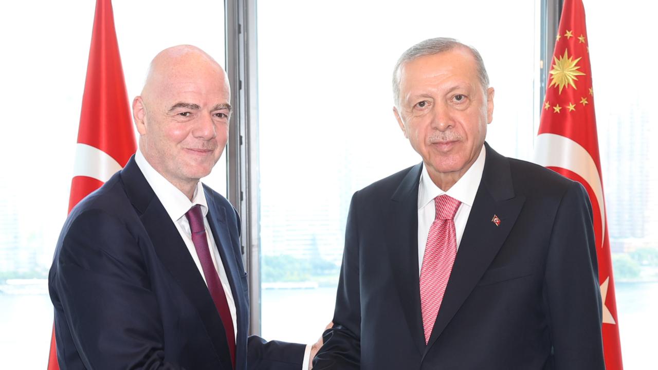  FIFA Başkanı Infantino`yu da kabul etti