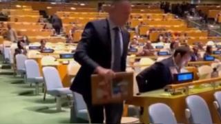 İsrail'in BM Daimi Temsilcisi, İran Cumhurbaşkanı konuşurken salonu terk etti