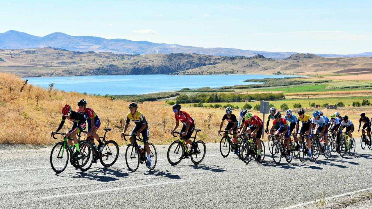 Bir süre öncede ilde Yıldızlar Türkiye Ferdi Boks Şampiyonasının düzenlendiğini anımsatan Tekbıyıkoğlu, şöyle konuştu: