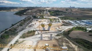 Kanal İstanbul’un ilk köprüsünün ayakları yükseldi