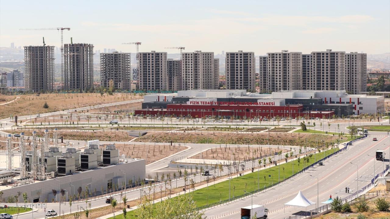 Yapımı devam eden şehir hastaneleri
