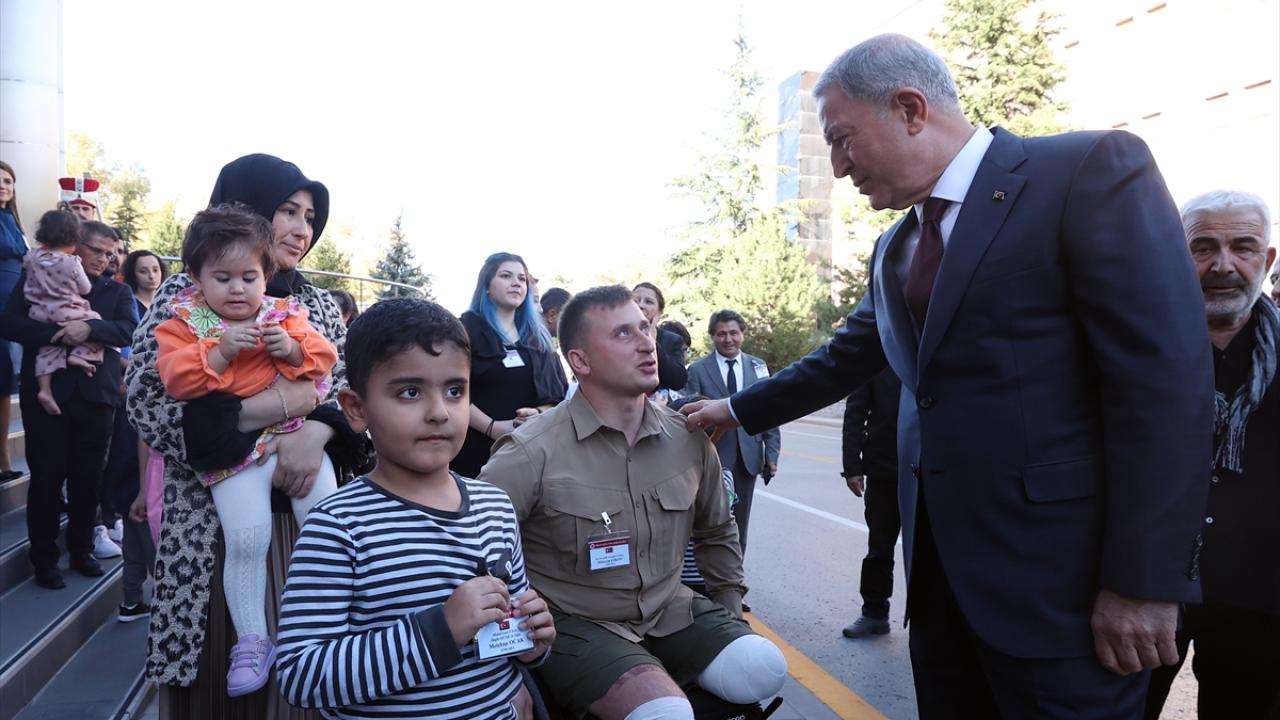 "Şehit nurlanmış gazi onurlanmış askerdir"