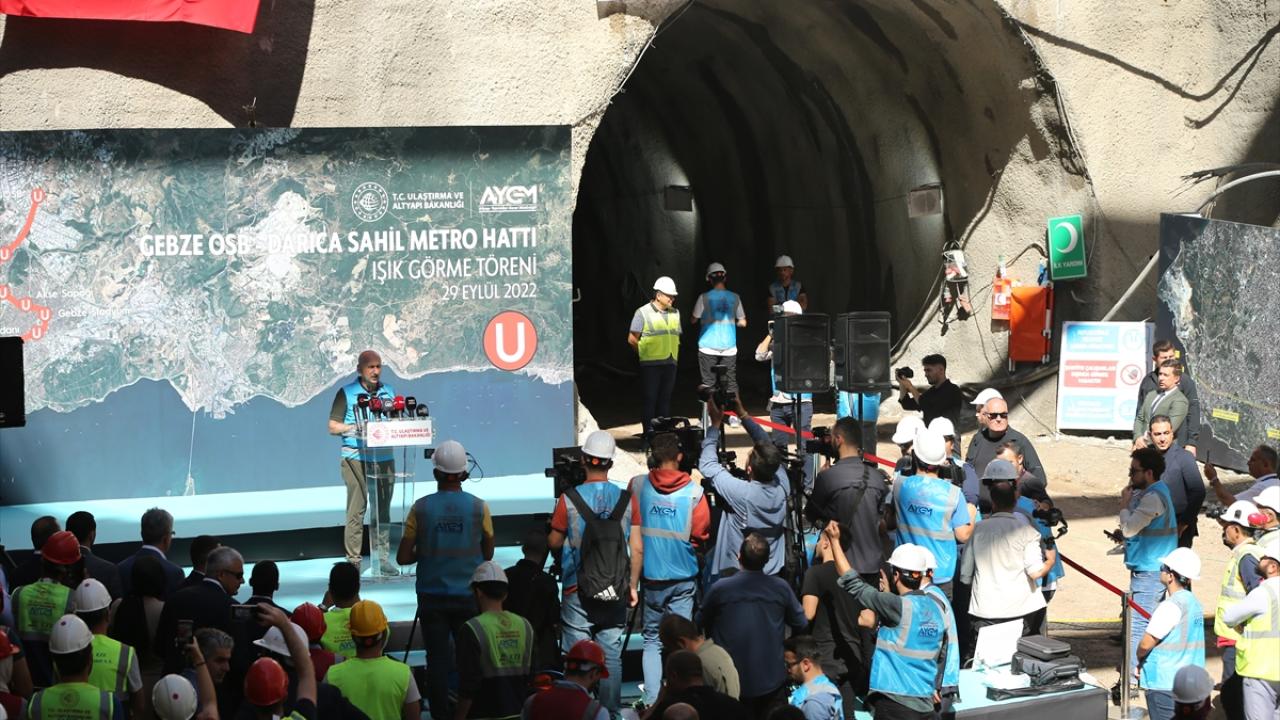 "14 şehir içi raylı sistem hattımızda da inşaatlarımız devam ediyor"