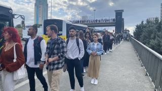 Büyükçekmece’de öğrencilerin otobüs sırası metrelerce uzadı