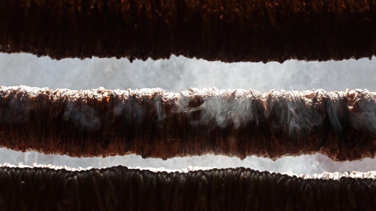 Çolak, İzmir ve İstanbul`da kokorecin pişirme yöntemi açısından farklılıklarını da şöyle anlattı: