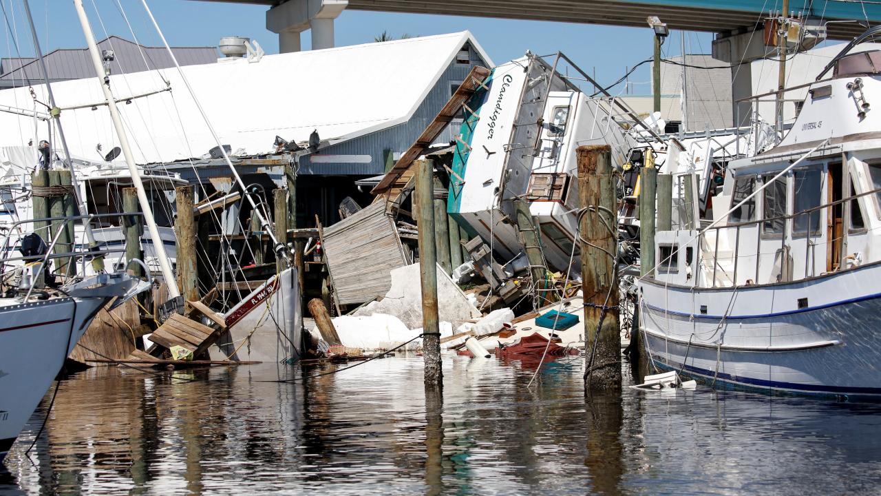 Dalgalar 12 metreye ulaştı