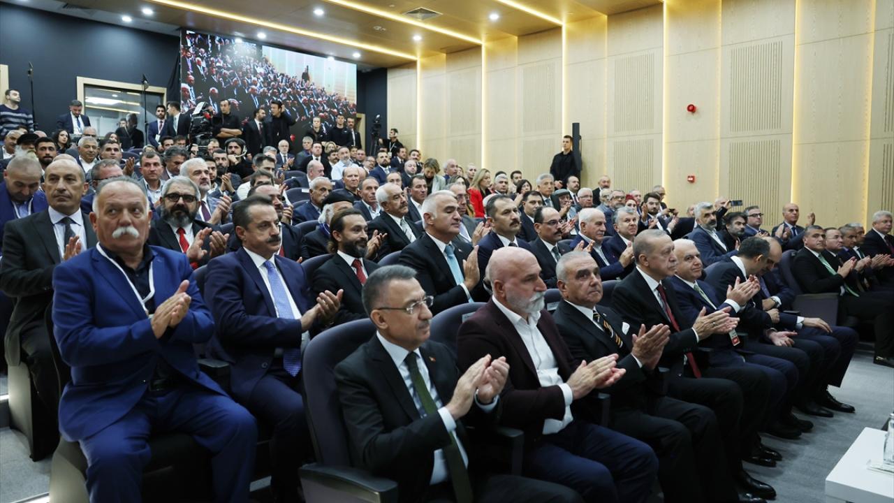 "Vatanımızın her köşesini medreselerle, köprülerle, çarşılarla ilmik ilmik dokuduk"