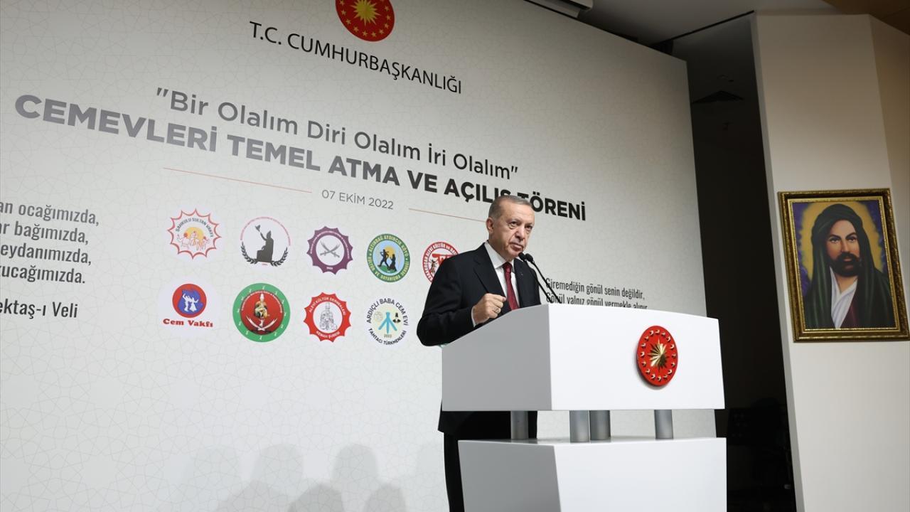 "Dünyada baki olan ise yalnızca muhabbettir"