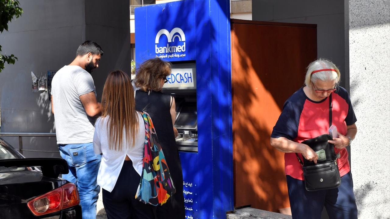 Lübnan`daki ekonomik kriz ve mudilerin banka baskınları
