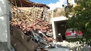 Müstakil evde doğalgaz patlaması