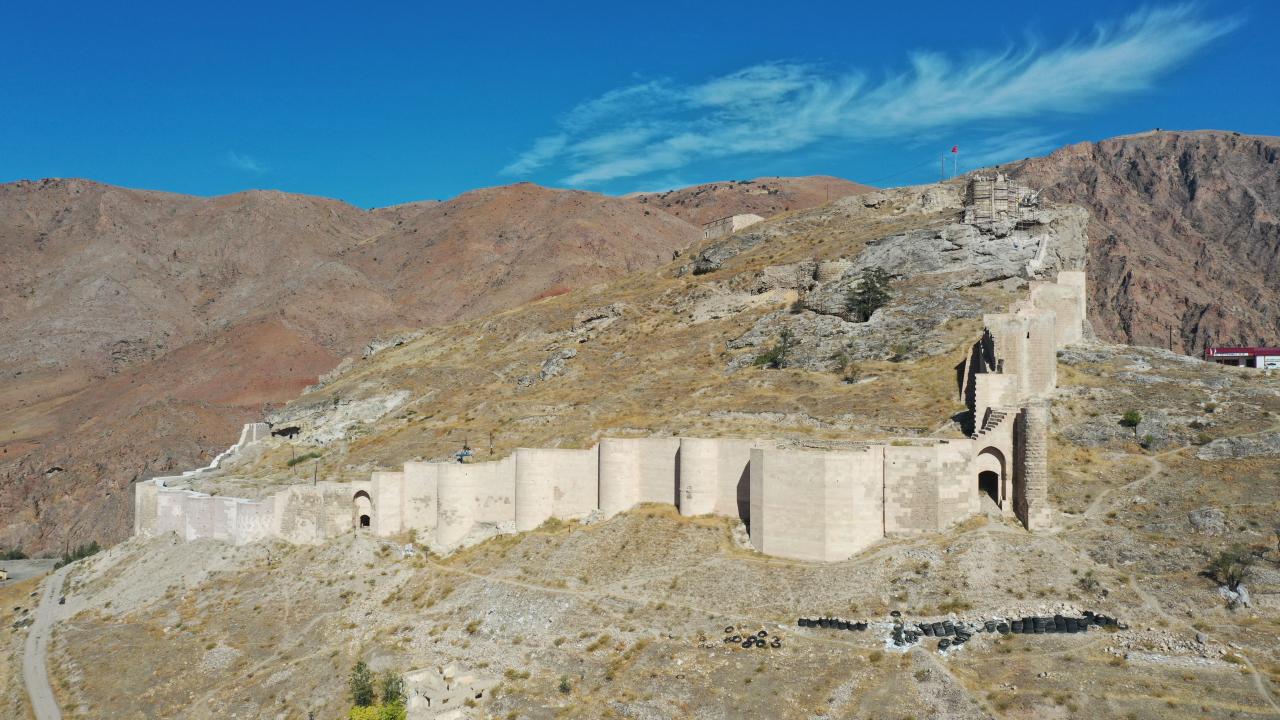 Kaleler arasına teleferik kurulacak"