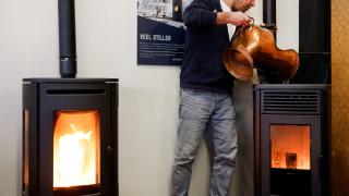 Bloomberg: Çaresiz Avrupalılar ısınmak için dünyanın en eski yakıtına dönüyor