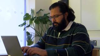 İngiltere'de aşırıcılıkla suçlanan Müslüman akademisyen 6 yıl sonra davayı kazandı