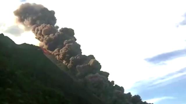 İtalya'daki Stromboli Yanardağı'nda patlama
