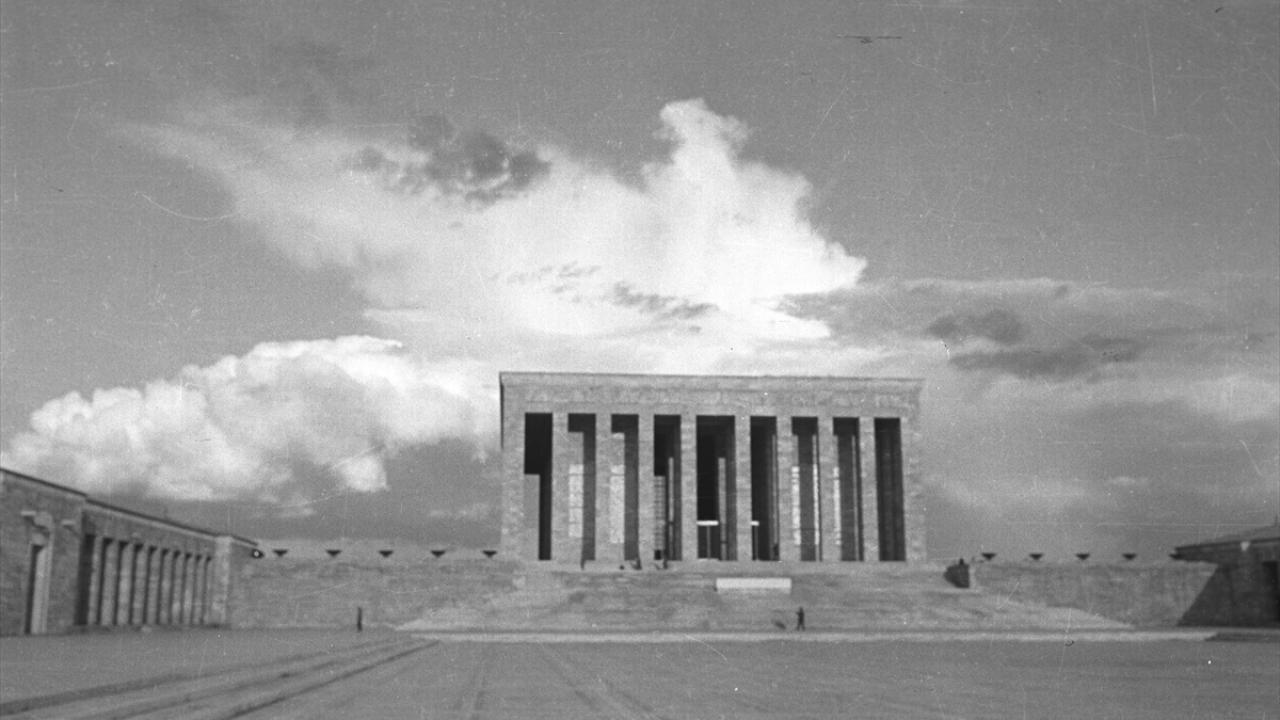 1 Kasım 1953`te Anıtkabir`in genel görünümü. (Arşiv)