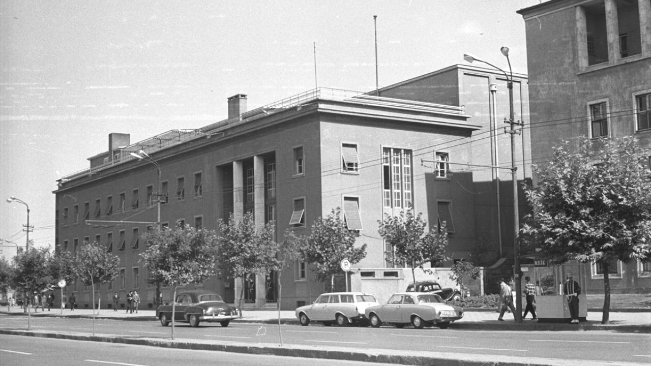 1963 yılında Ankara Radyoevi Binası`nın genel görünümü. (Arşiv)