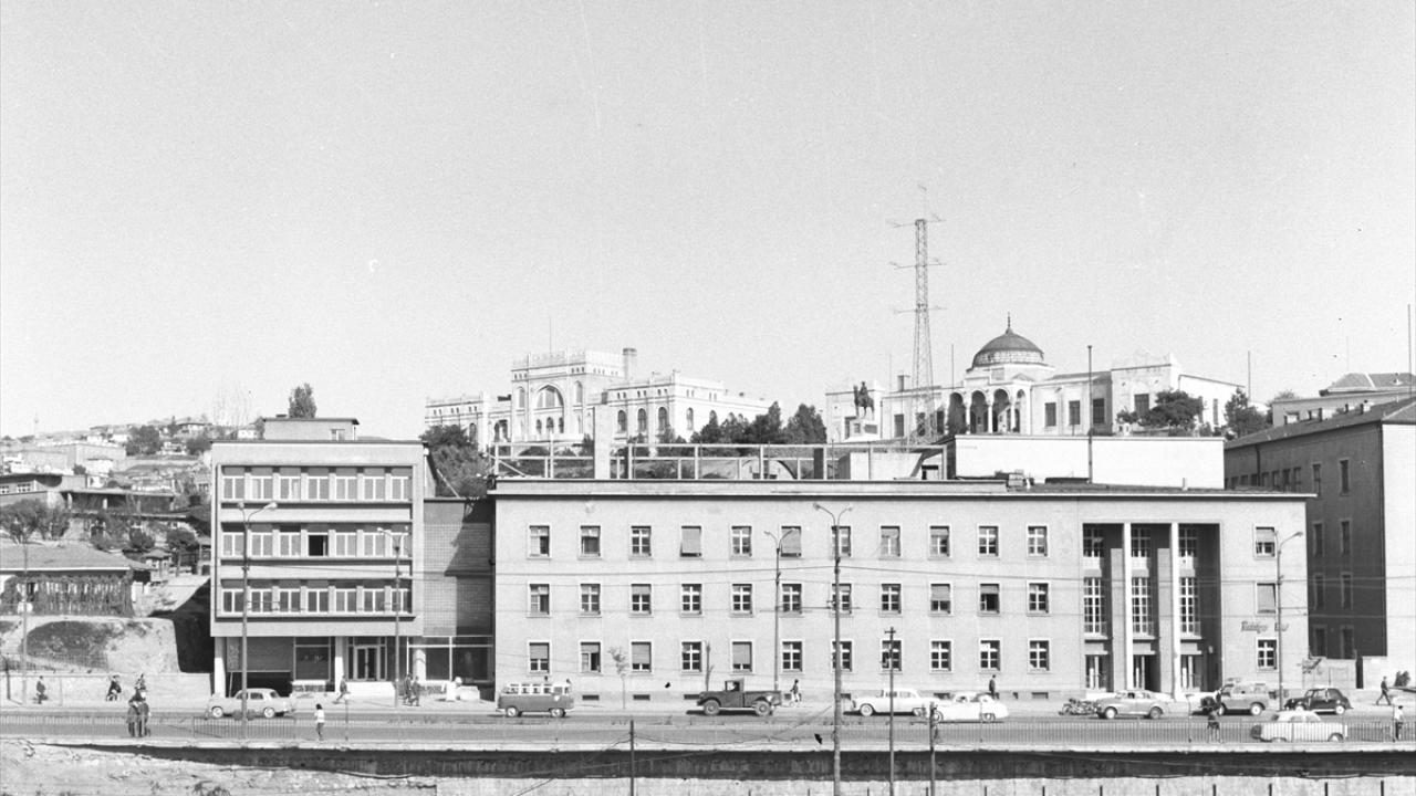 1950 yılında Ankara Radyo Evi binasının genel görünümü. (Arşiv)