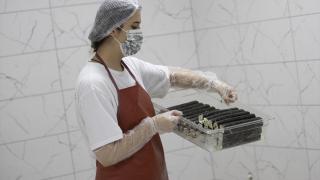 Devlet desteğiyle suşi üreten genç girişimci 22 kişiye istihdam sağlıyor