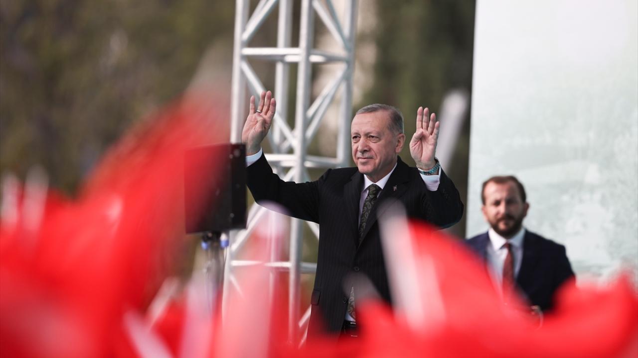 "Yaptığımız siyasetin tek adı vardır o da eser ve hizmet siyasetidir"